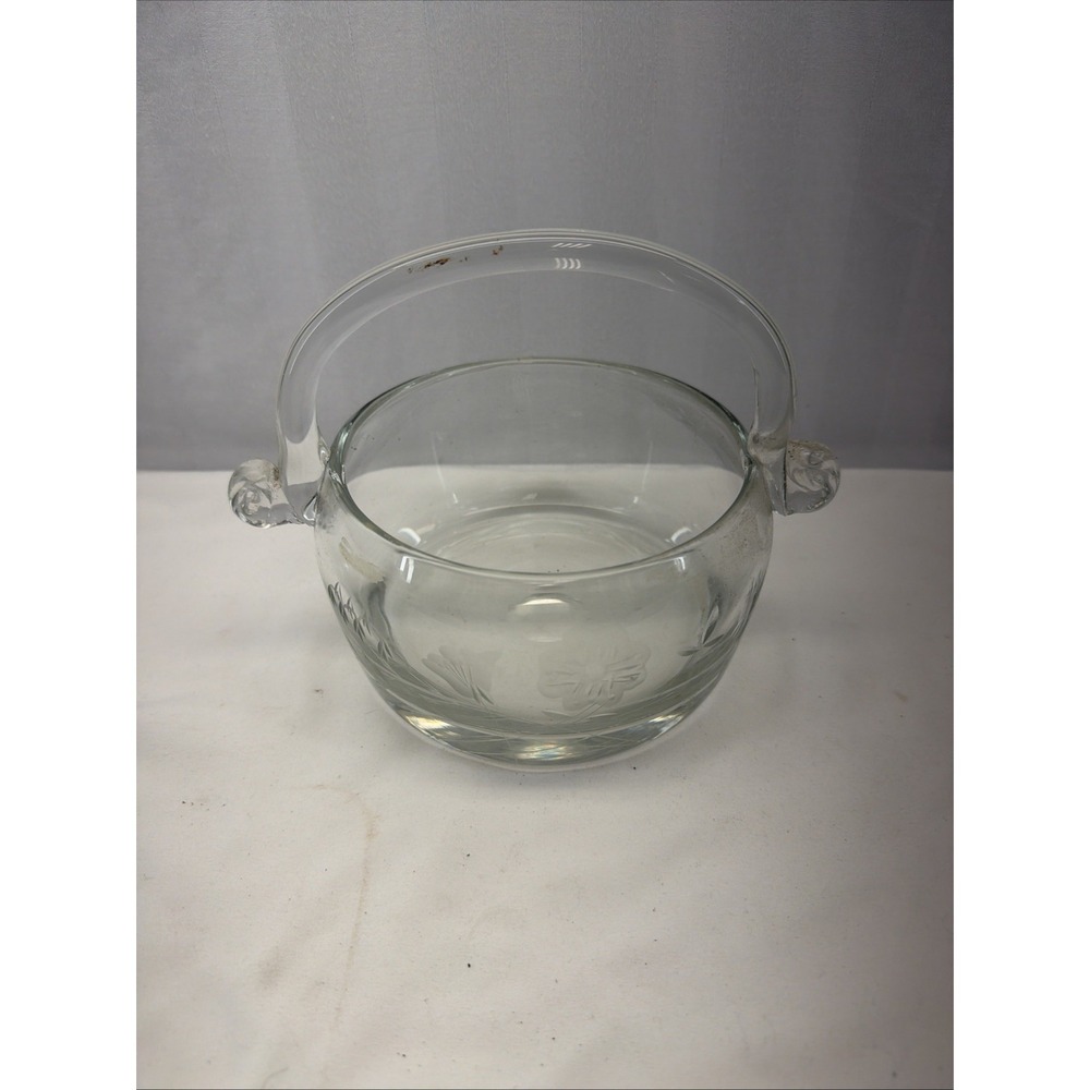 Art Glass‎ Etched Floral Design Applied Handle Basket, 7 1/2" by 5 1/2" h